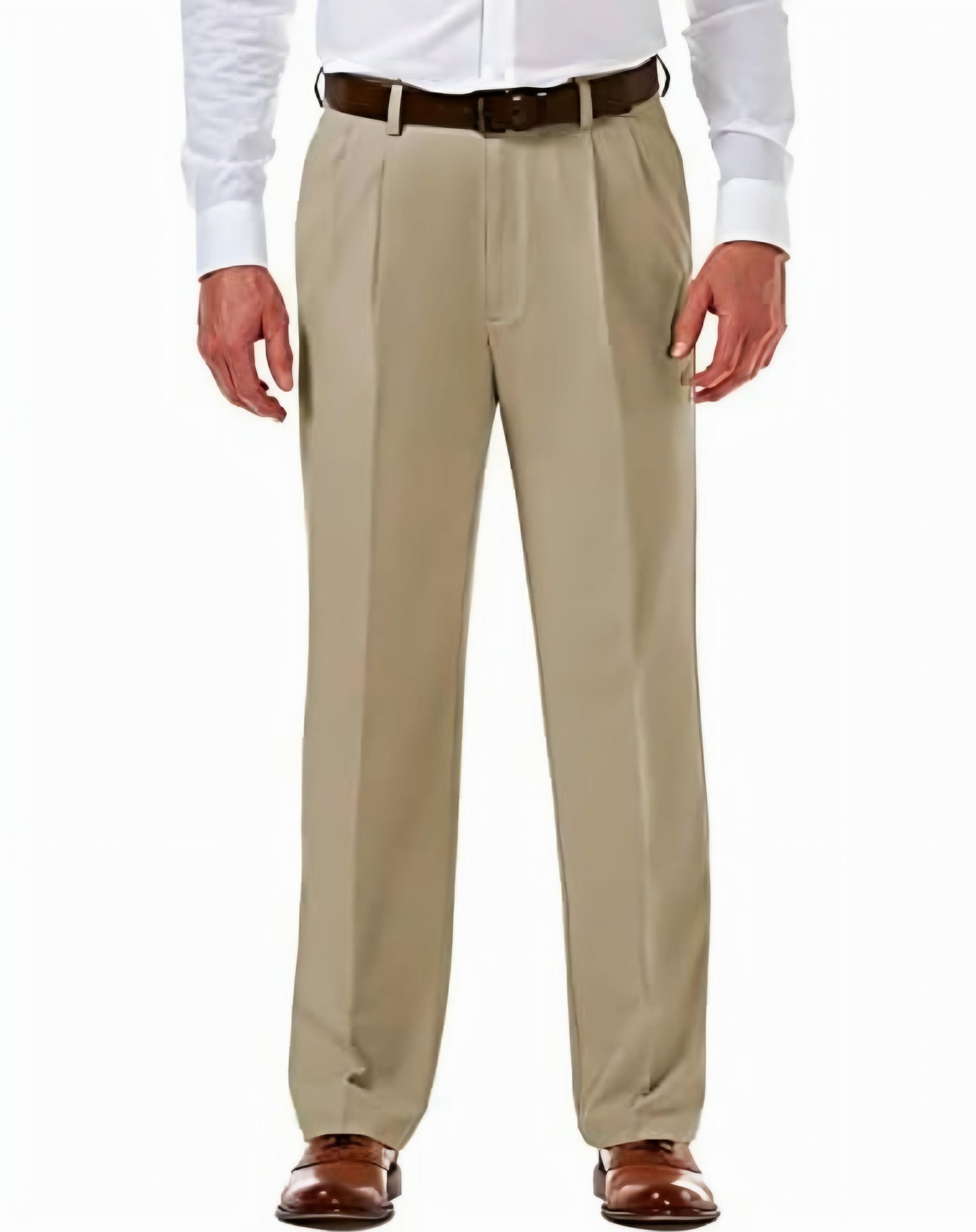 Pantalón de vestir para hombre marca Haggar en color beige; saldo de tienda